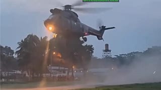 Un helicóptero despega para participar en una operación antidrogas en Ecuador.