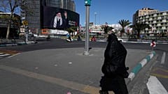 Изображение бывшего верховного лидера Ирана Али Хаменеи на улицах Тегерана. Иран, март 2026 года.