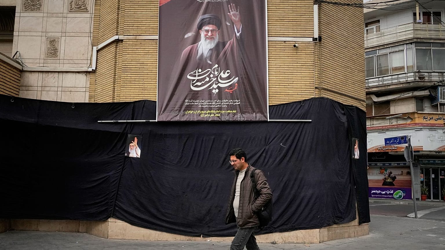 علی خامنه‌ای