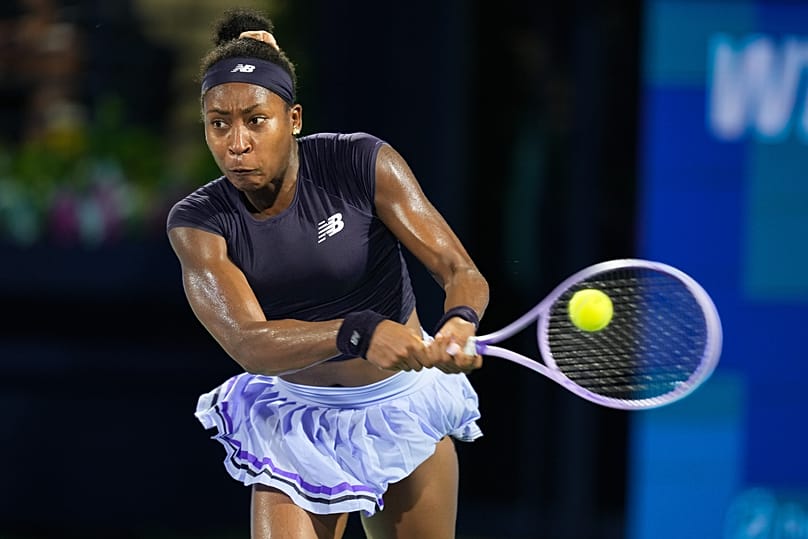 Coco Gauff a Jelena Szvitolina elleni mérkőzésén a dubaji tenisztornán  2026. február 20-án 