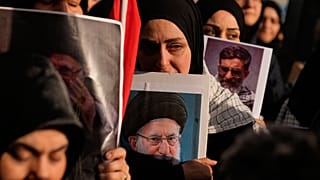 İstanbul'da düzenlenen İran'a destek gösterilerinden bir fotoğraf.