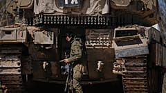 Ισραηλινός στρατιώτης στα σύνορα με τον Λίβανο