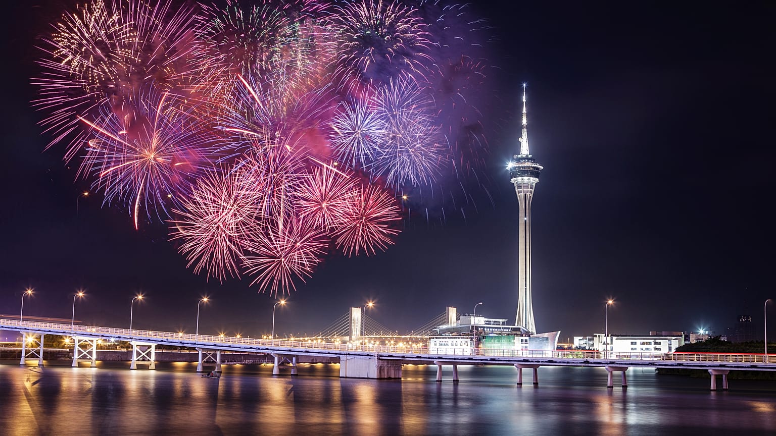 Feuerwerk über Macao