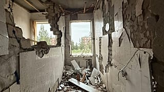 A nahicseváni iskola egy helyisége a drónbecsapódás után 2026. március 5-én