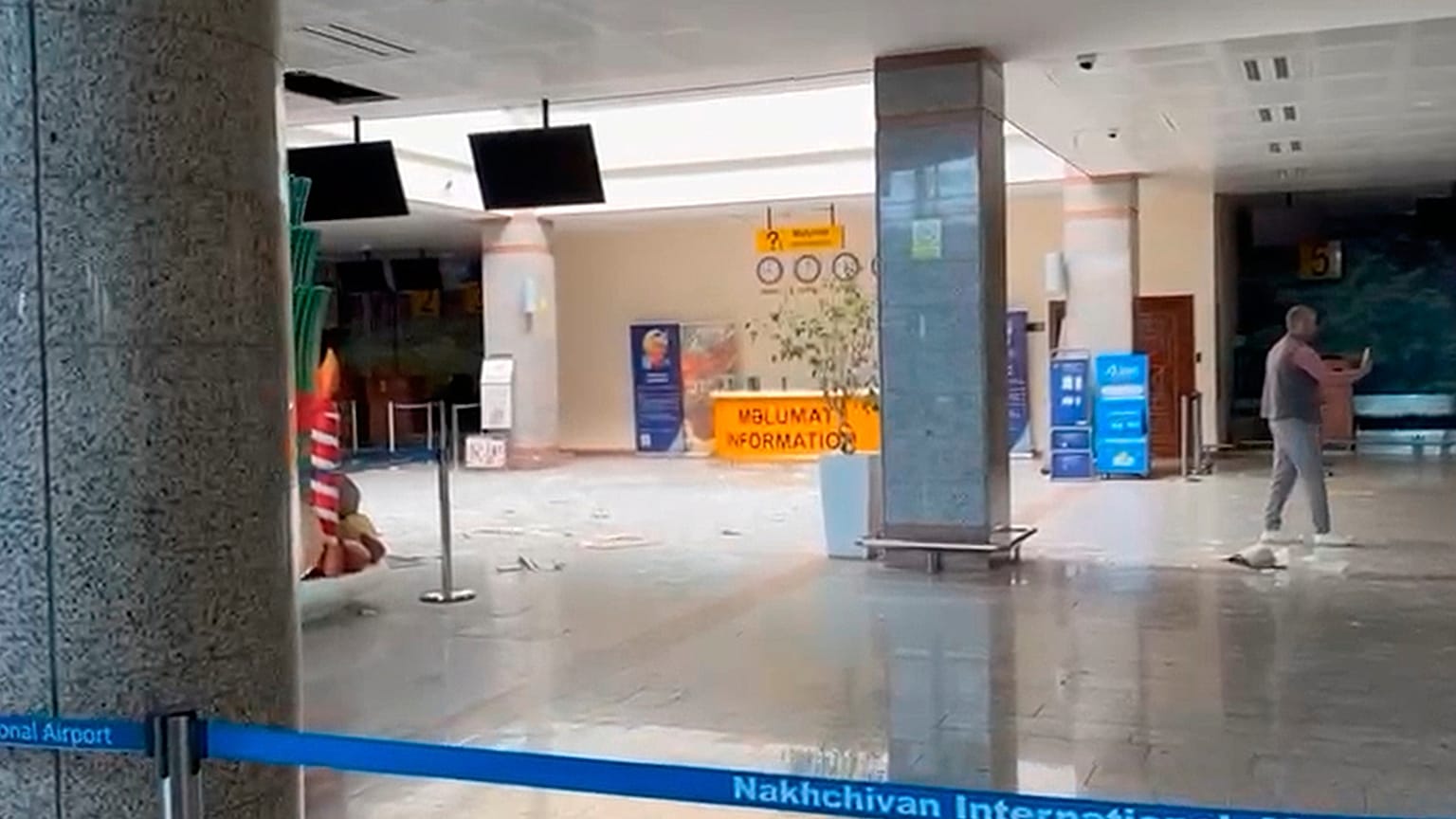 La frappe iranienne a engendré d'importants dégats à l'aéroport de Nakhchivan.