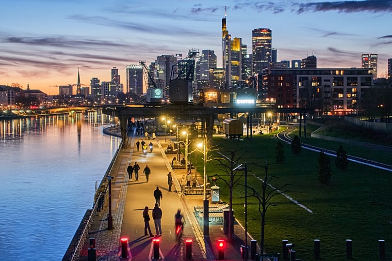 Haben die Mullahs Luxuhotels in Frankfurt am Main?