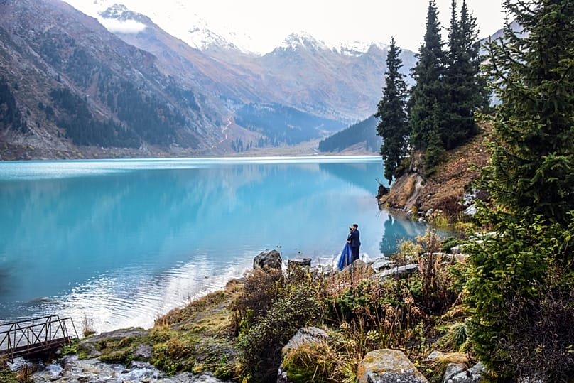 Güneydoğu Kazakistan'daki Büyük Almatı Gölü.