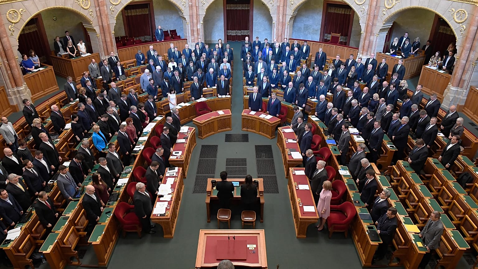 A parlamenti patkóban a 2026-os választásokat követően minden eddiginél kevesebb párt foglalhat helyet.