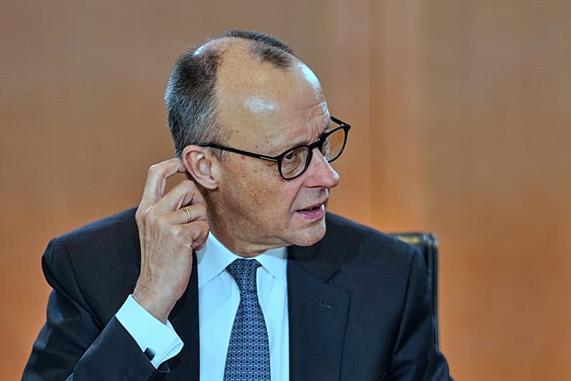  Bundeskanzler Friedrich Merz (CDU) muss sich die Tage Lob und Kritik zugleich über die Bürgergeldreform anhören.