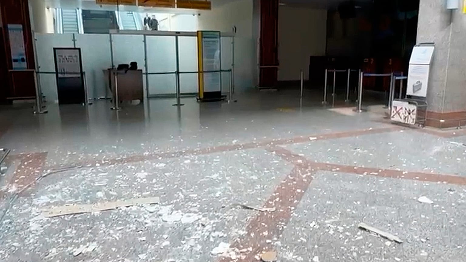 Drón csapódott be egy azerbajdzsáni repülőtér termináljába