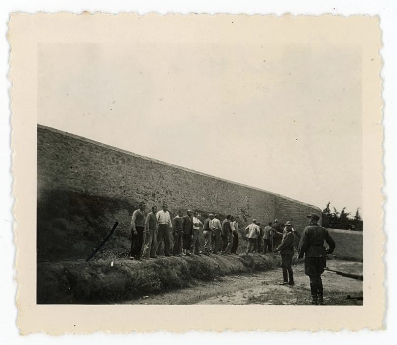 The 200 prisoners shortly before their execution at the Kaisariani firing range in Athens on May 1, 1944.