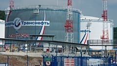 ARCHIV - Das Ölhafen-Terminal Scheskharis in Noworossijsk im Süden Russlands, aufgenommen am Donnerstag, dem 20. August 2015.