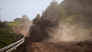 دبابة إسرائيلية في شمال إسرائيل قرب الحدود مع لبنان، الجمعة 6 مارس 2026.