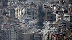 Nach einem israelischen Luftangriff steigt Rauch über Dahiyeh auf, einem Stadtteil im Süden Beiruts.