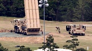 صورة أرشيفية - في هذه الصورة الأرشيفية بتاريخ 2 مايو/أيار 2017، يظهر نظام دفاع صاروخي أمريكي يُسمى نظام الدفاع الصاروخي الطرفي عالي الارتفاع (THAAD)