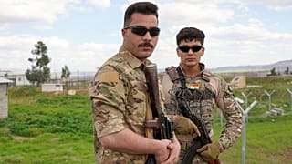 اعضای حزب دموکرات کردستان ایران  (حدکا)  روز جمعه ۲۷ فوریه ۲۰۲۶ در یک ایست بازرسی منتهی به پایگاه خود در منطقه کویه در اربیل عراق