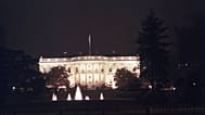  هذه صورة غير مؤرخة للواجهة الجنوبية للبيت الأبيض ليلاً، واشنطن العاصمة 