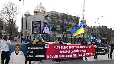Une action de protestation devant le Centre Spirituel et Culturel Orthodoxe Russe