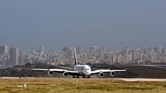 طائرة تهبط في مطار رفيق الحريري الدولي في بيروت، لبنان، بتاريخ 29 مارس 2018.