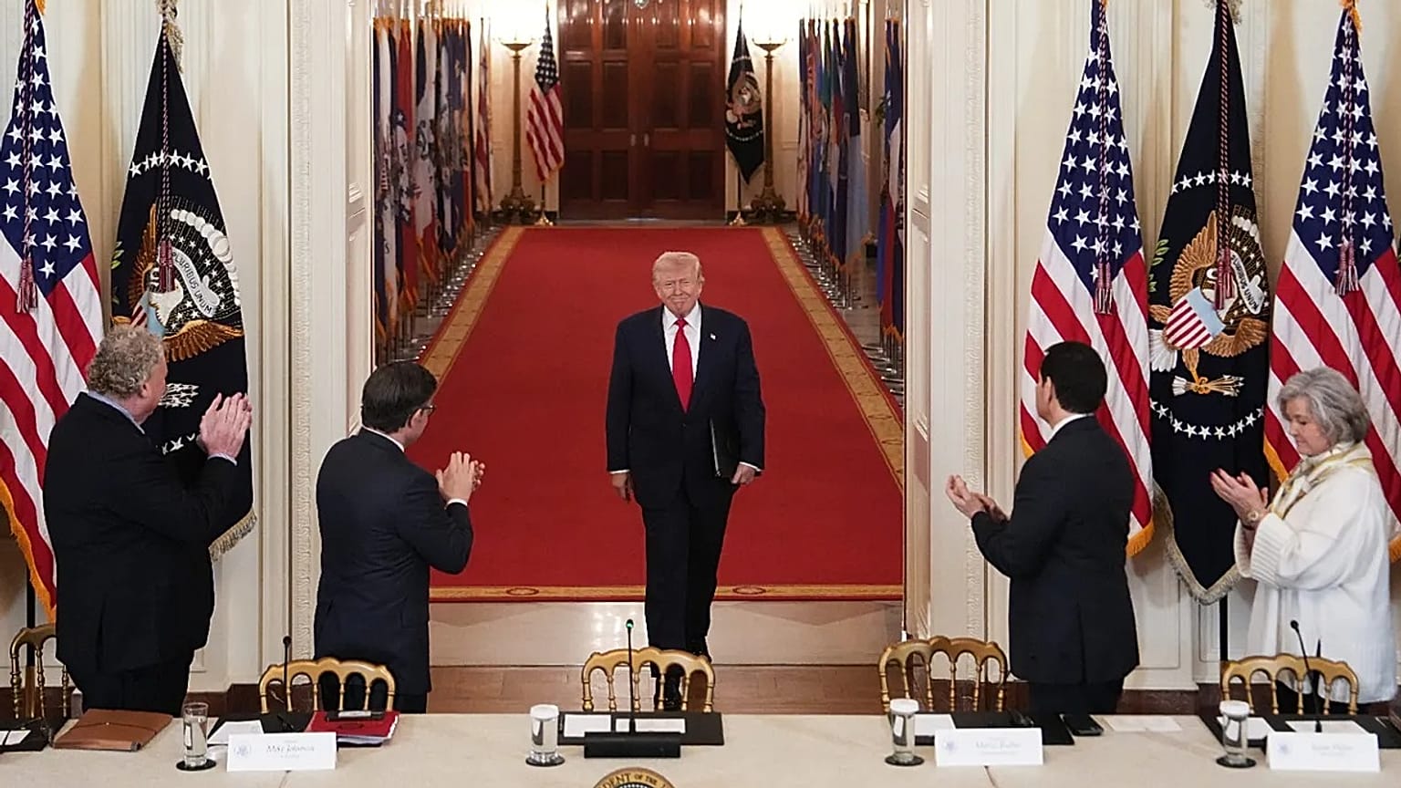 Donald Trump witany na konferencji w Białym Domu