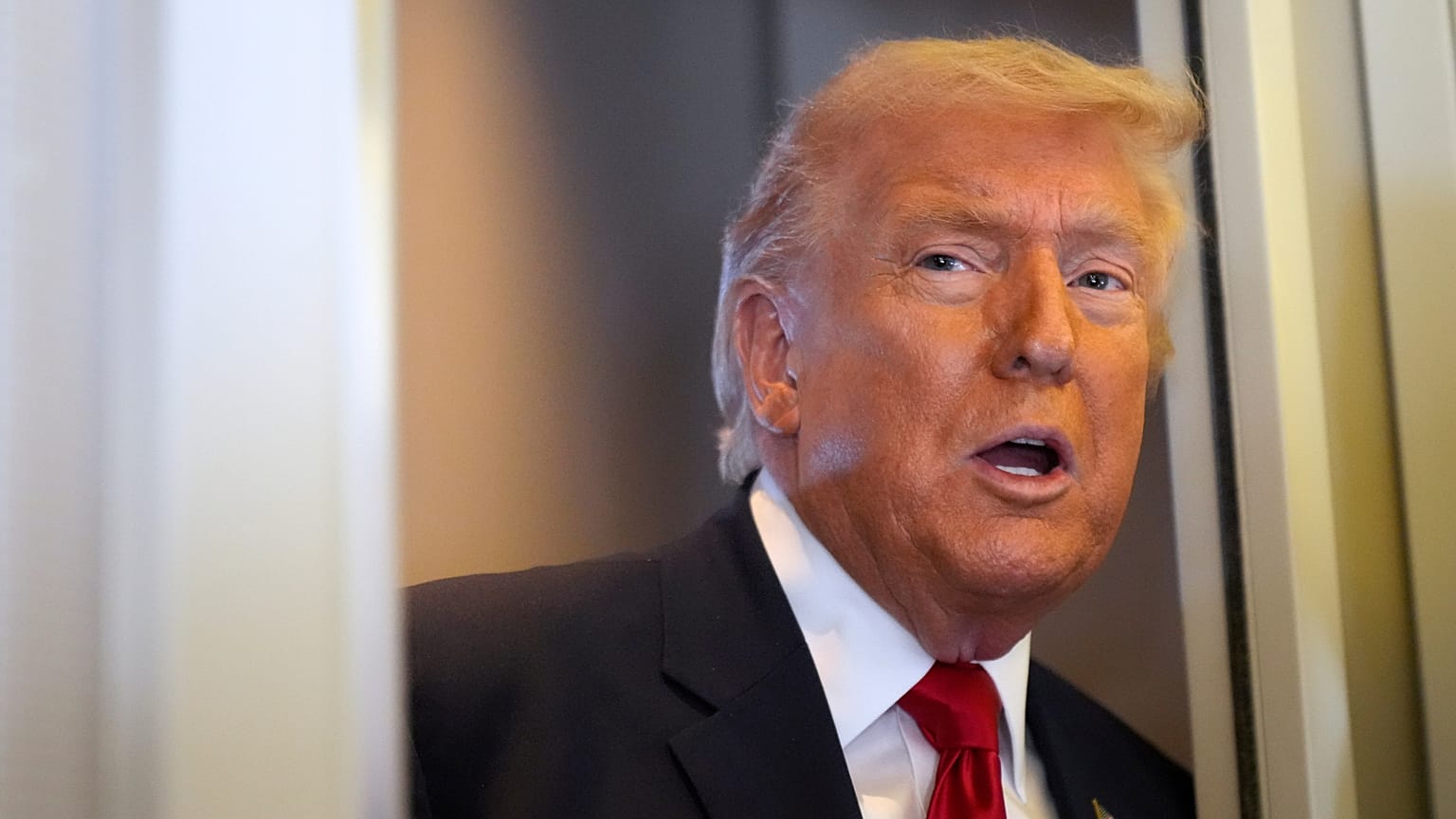 Trump diz que novo líder do Irão "não durará " sem a sua aprovação