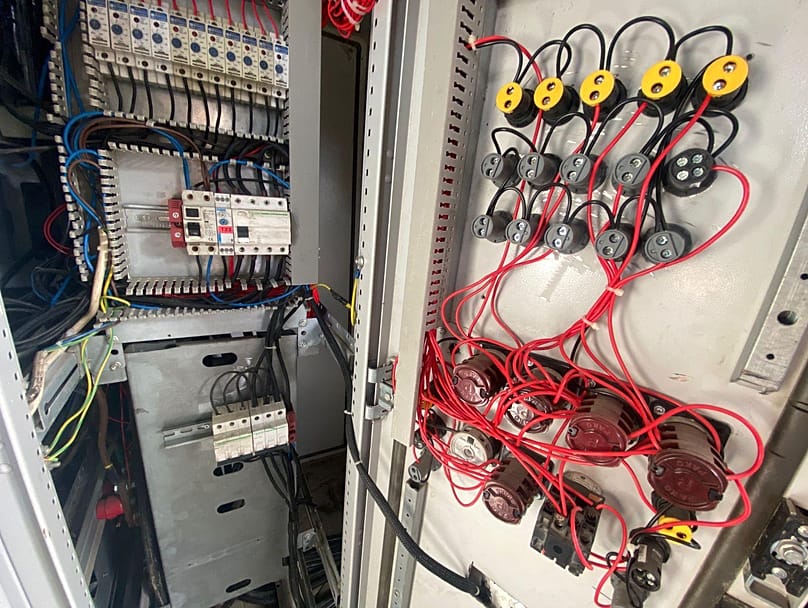 منشأة توليد كهرباء بديلة