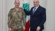 الرئيس اللبناني جوزاف عزن يستقبل قائد الجيش اللبناني المُعيّن حديثاً العماد رودولف هيكل،  في القصر الرئاسي في بعبدا شرق بيروت، في 13 مارس/آذار 2025.