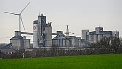 Zakład produkcji cementu w Beckum, Niemcy.