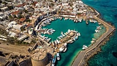Porto de Kyrenia, em Chipre