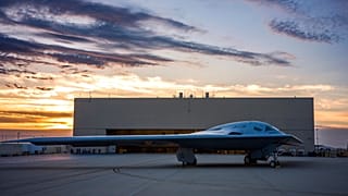 قاذفة "بي-21 رايدر" الأمريكية بولاية كاليفورنيا، 31 يوليو/ تموز 2023.