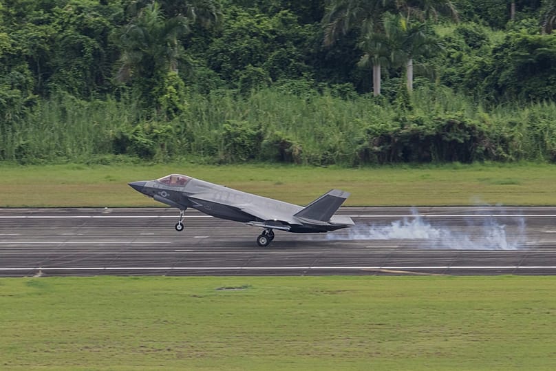 Un caccia F-35 statunitense atterra all'aeroporto José Aponte de la Torre di Ceiba, Porto Rico, 19 settembre 2025.
