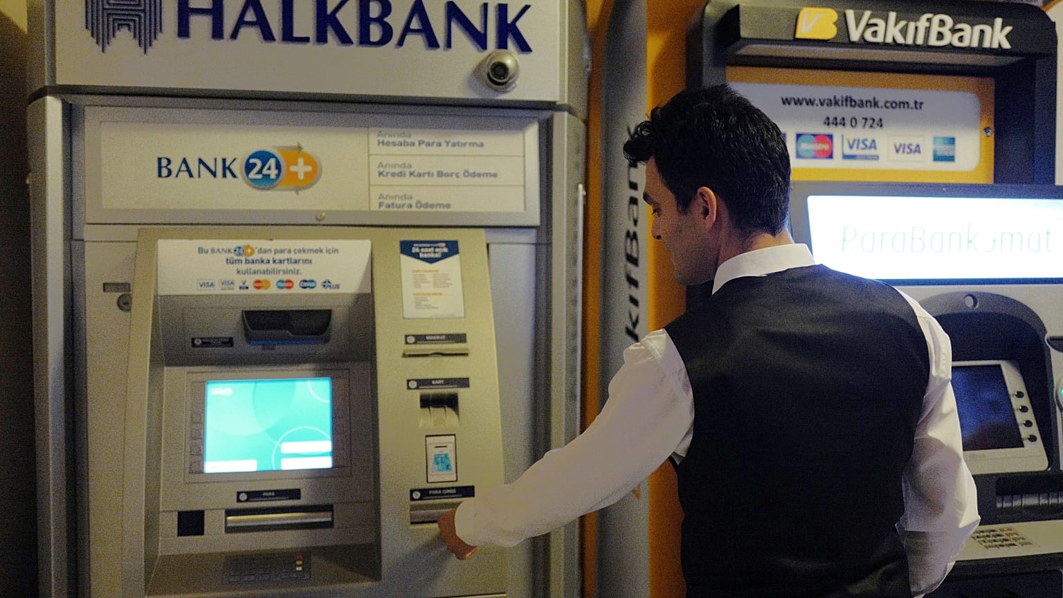 Ankara'da bir Halkbank ATM'si, 16 Ekim 2019