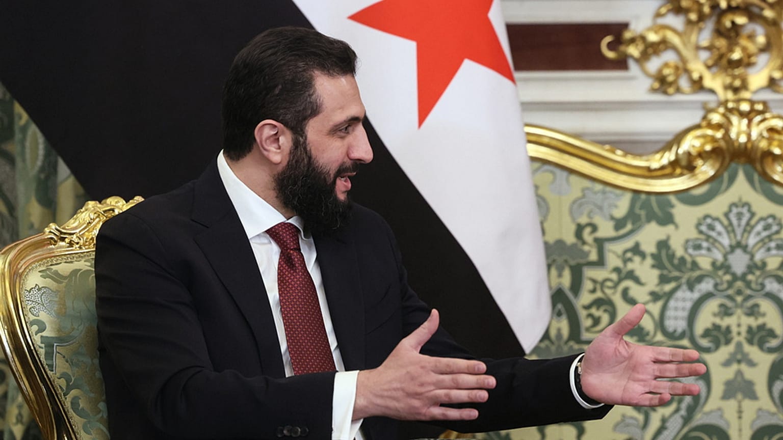 الرئيس السوري الانتقالي أحمد الشرع