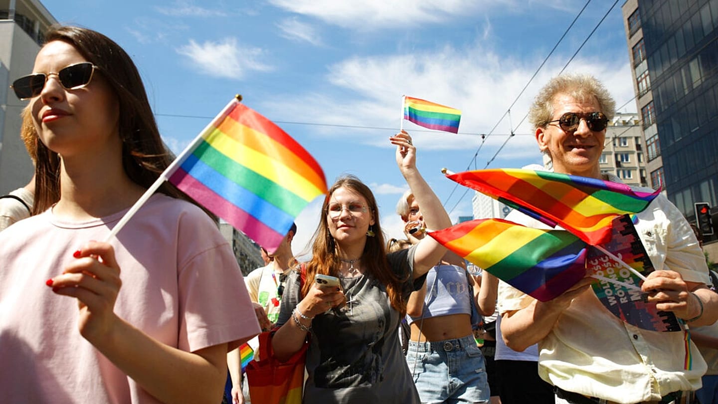 Fact check: Has Ukraine just legalised same-sex marriage?