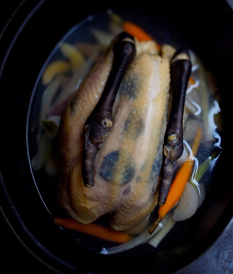 Poularde de Bresse en demi-deuil (Yarı yaslı Bresse tavuğu)