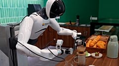Wuhan, en China: una escuela de robots entrena humanoides para tareas cotidianas