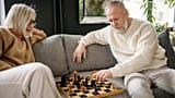 Lettura, giochi enigmistici e nuove abilità possono aiutare a ritardare l'Alzheimer