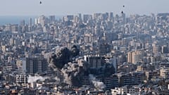 تصاعد الدخان من غارة جوية إسرائيلية في الضاحية الجنوبية لبيروت، لبنان، الثلاثاء 10 مارس/آذار 2026.