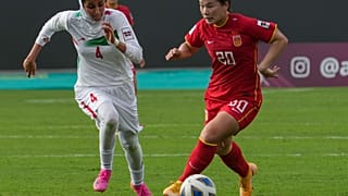 Iran : une joueuse de l'équipe de football renonce à son asile australien 