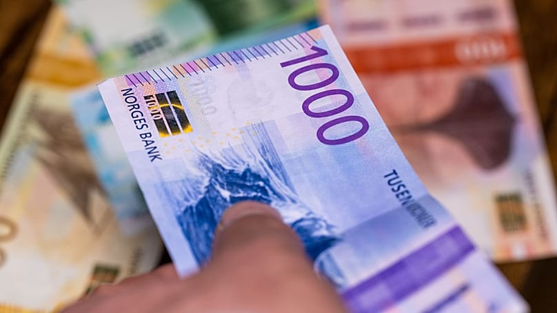 La serie di corone norvegesi raffigura immagini del mare.