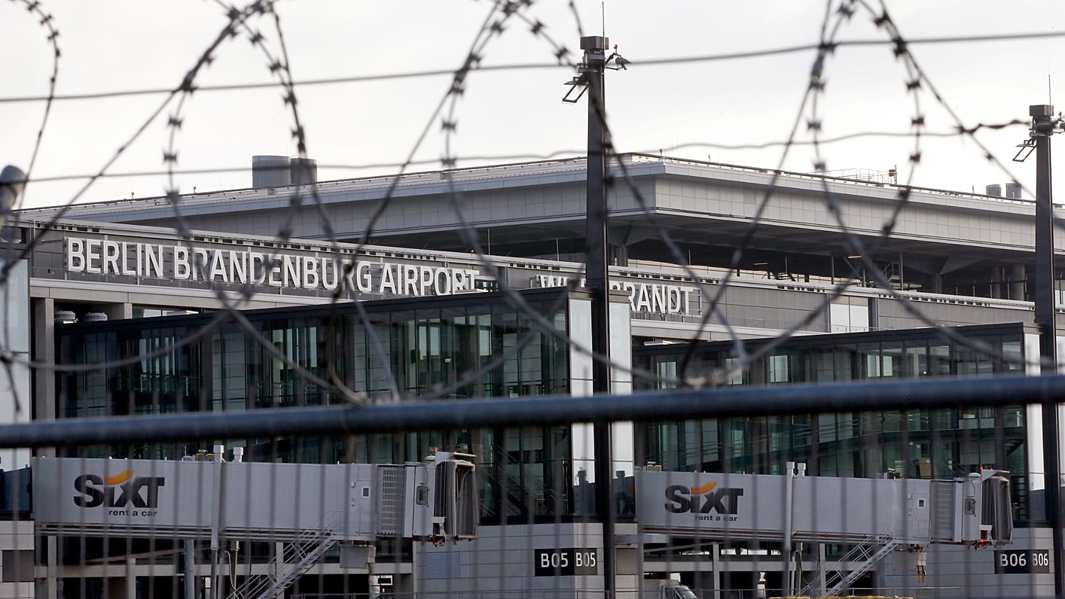 Außenansicht des Flughafens Berlin Brandenburg „Willy Brandt“