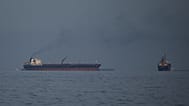 کشتی تجاری و تانکری در تنگه هرمز