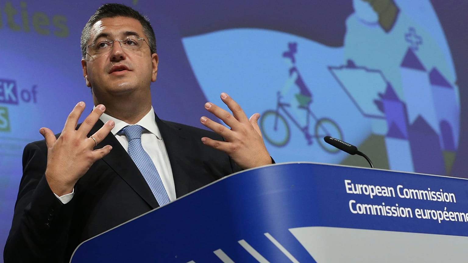 Ο Επίτροπος Μεταφορών Απόστολος Τζιτζικώστας