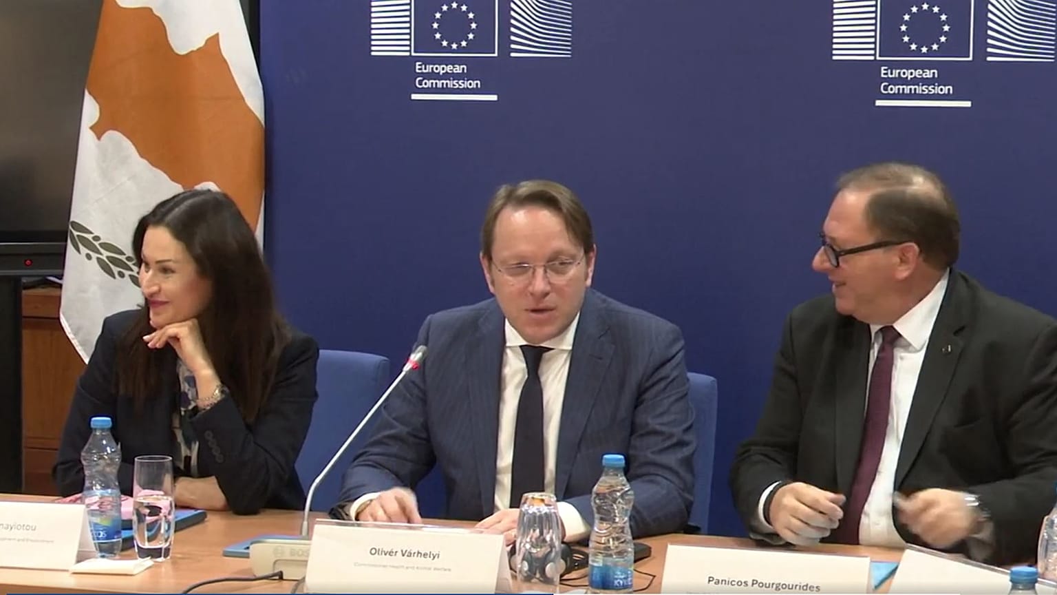 Επίτροπος Βάρχελι στην Κύπρο