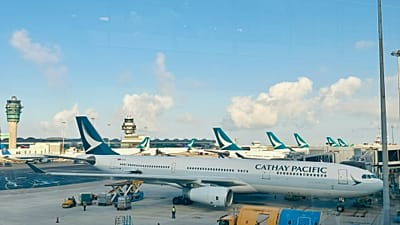 La maggiore domanda per i voli che evitano scali in Medio Oriente e nel Golfo comporta costi più alti per i passeggeri.