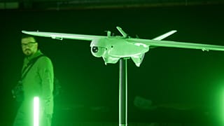 Eine in der Ukraine hergestellte Aufklärungsdrohne während der Präsentation der  Unmanned Systems Forces der ukrainischen Armee in Kiew, Ukraine, am 11. Juni 2024.