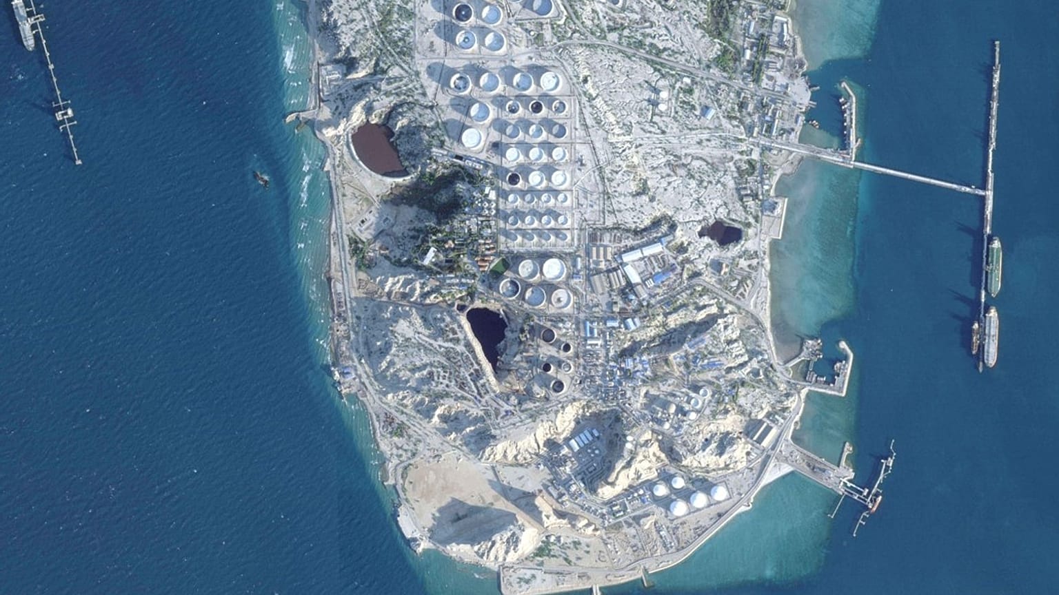 Cette photo satellite de Planet Labs PBC montre l'île iranienne de Kharg, le 26 février 2026.