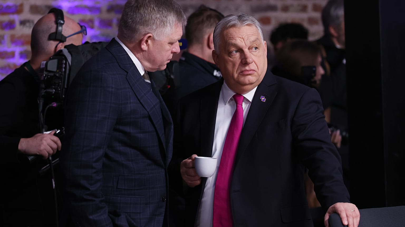 A kép illusztráció (Robert Fico(balra) és Orbán Viktor(jobbra) a belgiumi EU-csúcson 2026. február 12-én)