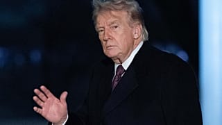 الرئيس الأميركي دونالد ترامب عند وصوله إلى البيت الأبيض في واشنطن، 15 مارس/آذار 2026.