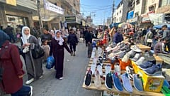 سوق شعبية في مخيم النصيرات وسط قطاع غزة